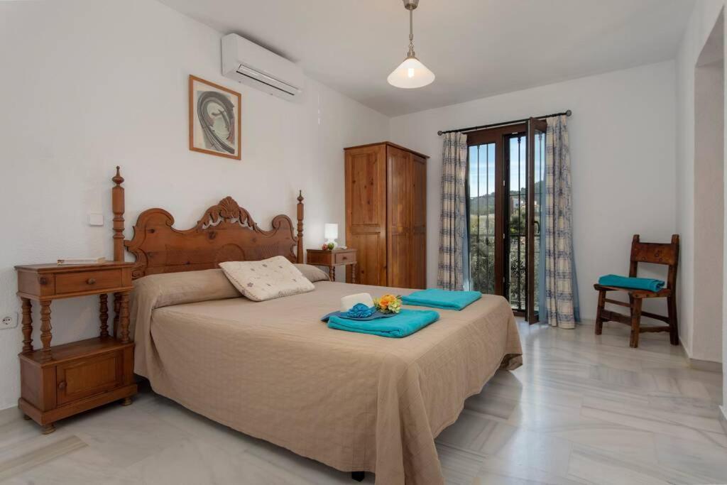 Preciosa Villa Con Gran Piscina Y Fabulosas Vistas อาเลาริน เดลา ตอร์เร ภายนอก รูปภาพ