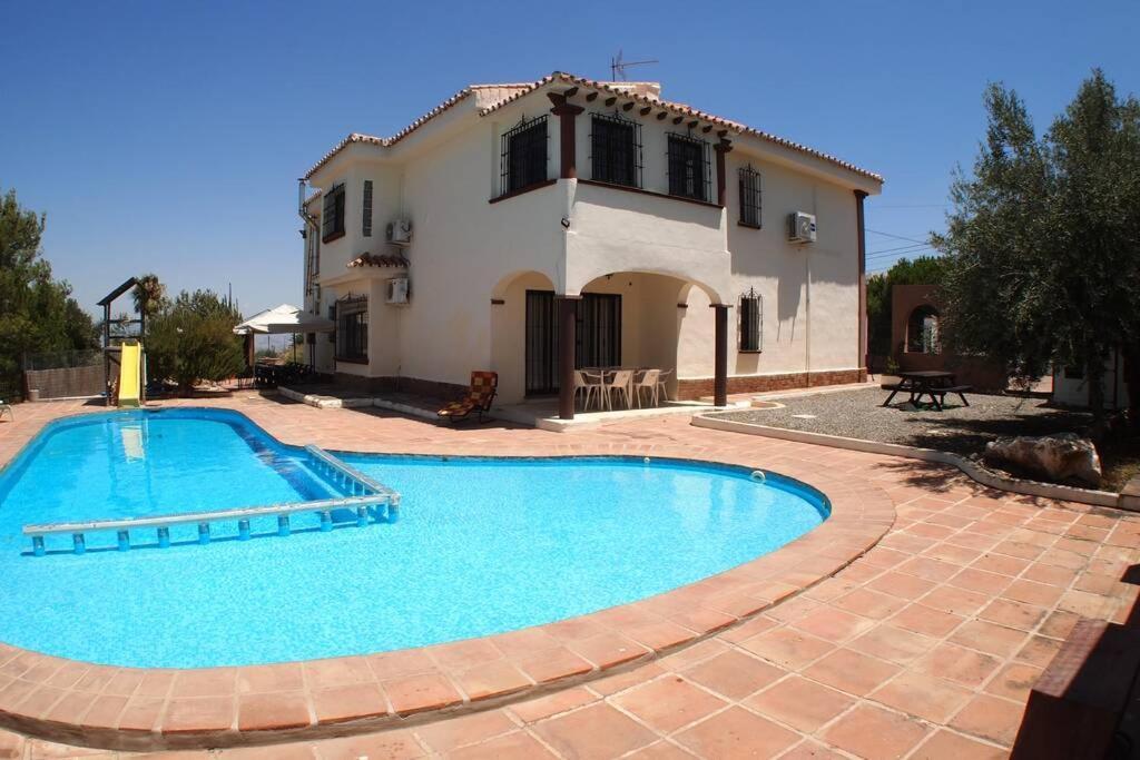 Preciosa Villa Con Gran Piscina Y Fabulosas Vistas อาเลาริน เดลา ตอร์เร ภายนอก รูปภาพ