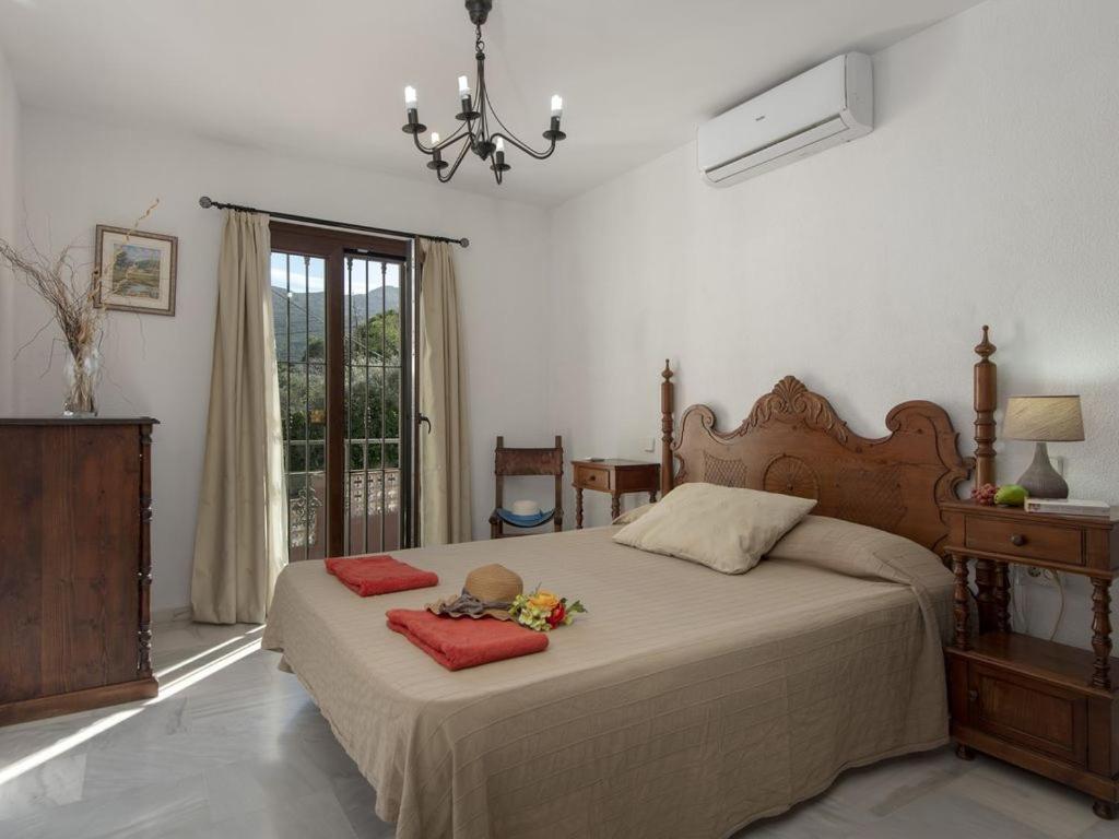 Preciosa Villa Con Gran Piscina Y Fabulosas Vistas อาเลาริน เดลา ตอร์เร ภายนอก รูปภาพ