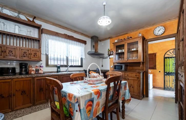 Preciosa Villa Con Gran Piscina Y Fabulosas Vistas อาเลาริน เดลา ตอร์เร ภายนอก รูปภาพ