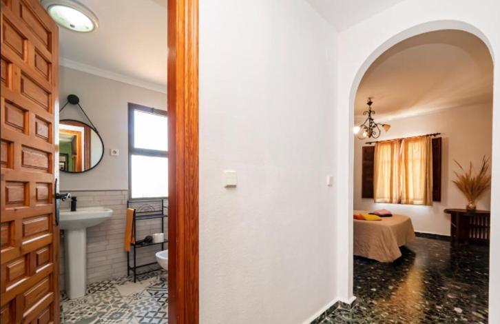 Preciosa Villa Con Gran Piscina Y Fabulosas Vistas อาเลาริน เดลา ตอร์เร ภายนอก รูปภาพ