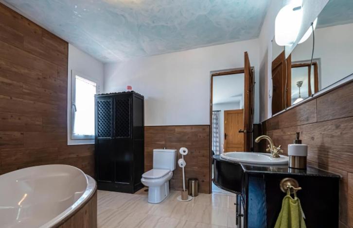 Preciosa Villa Con Gran Piscina Y Fabulosas Vistas อาเลาริน เดลา ตอร์เร ภายนอก รูปภาพ