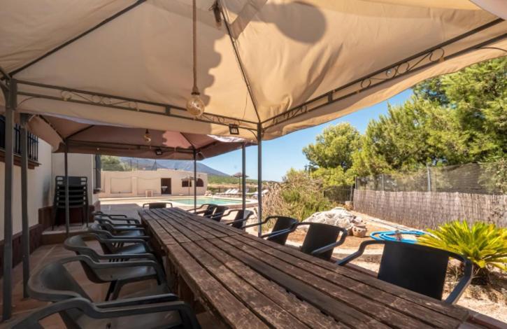 Preciosa Villa Con Gran Piscina Y Fabulosas Vistas อาเลาริน เดลา ตอร์เร ภายนอก รูปภาพ